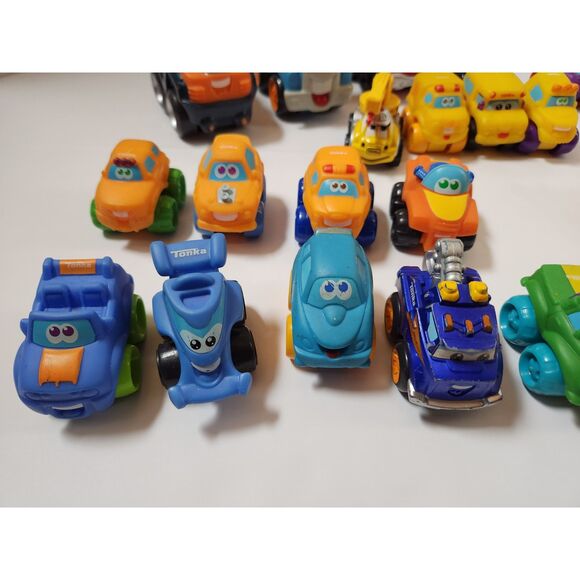 Tonka Toy Vehicle Lot – 27-Piece Assortment, Trucks & Construction - Picture 3 of 10
